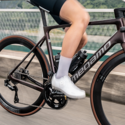 Megamo RAISE 05 CW - 2026 - Velo route carbone